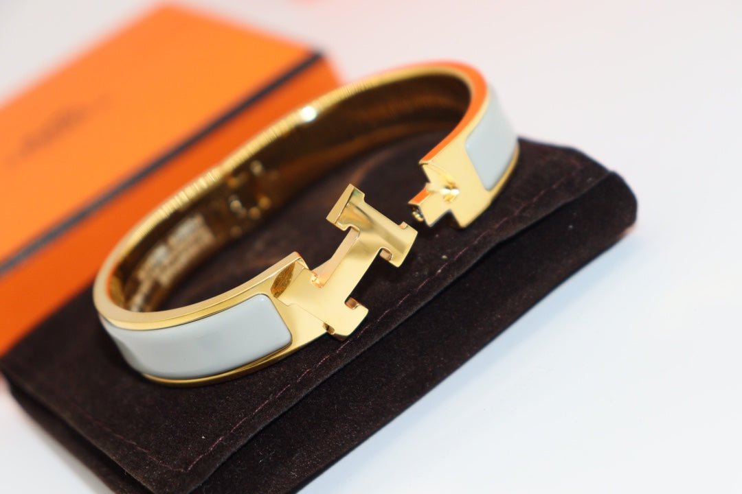 ¡®Aura Jewels¡¯H LIGHT BLUE BRACELET