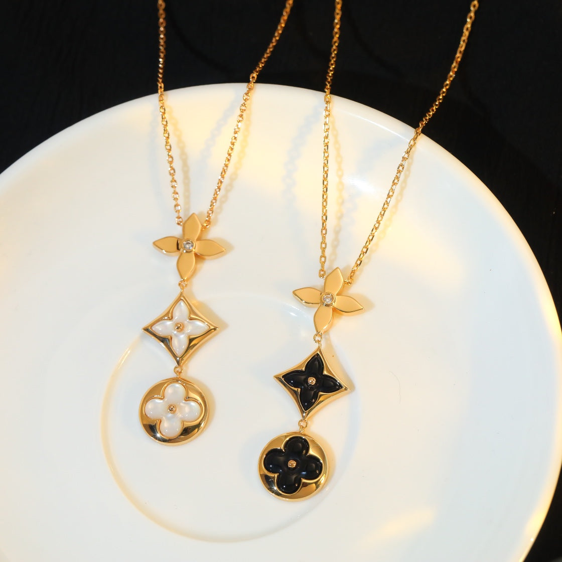 ¡®Aura Jewels¡¯STAR AND SUN ONYX PINK GOLD NECKLACE