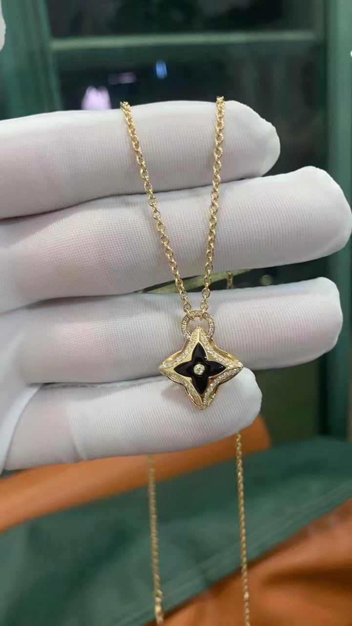 ¡®Aura Jewels¡¯STAR PEDANT PINK GOLD DIAMOND NECKLACE