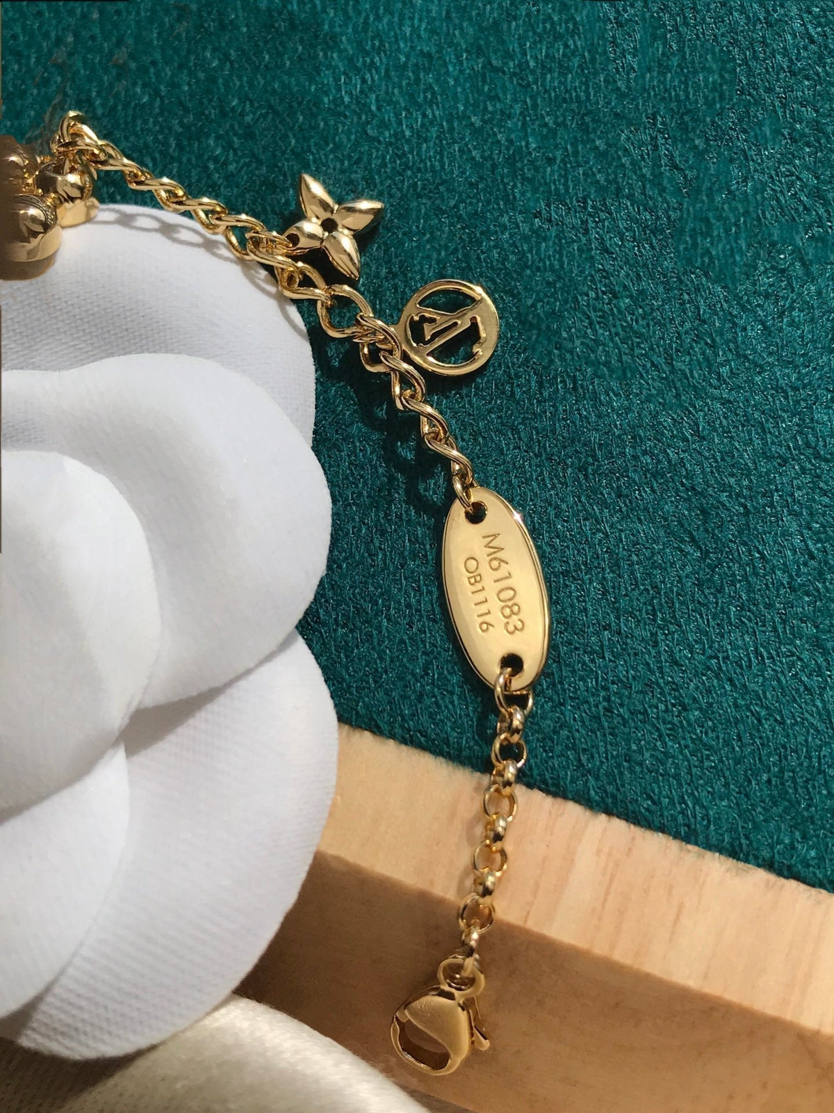 ¡®Aura Jewels¡¯BLOOMING PINK GOLD MOP BRACELET