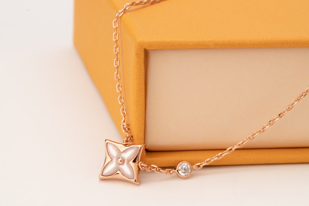 ¡®Aura Jewels¡¯STAR PINK MOP 1 DIAMOND PINK GOLD NECKLACE