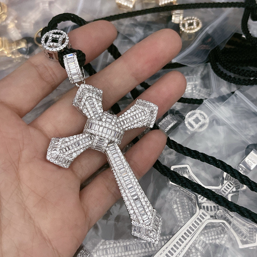 ¡®Aura Jewels¡¯Pave Cross Pendant Necklace