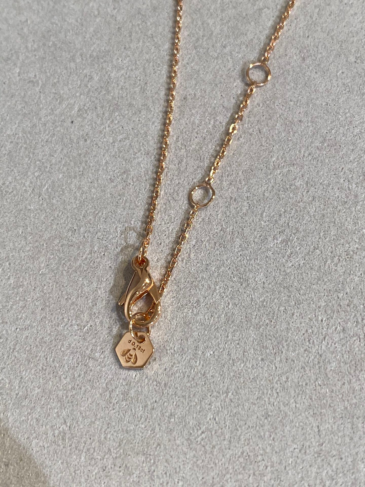 ¡®Aura Jewels¡¯BEE LOVE DIAMOND NECKLACE