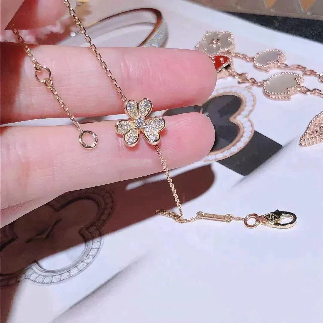 ¡®Aura Jewels¡¯FRIVOLE GOLD FLOWER DIAMOND BRACELET