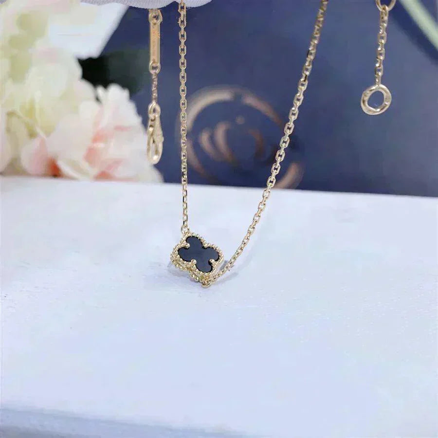 ¡®Aura Jewels¡¯CLOVER ONYX SINGLE FLOWER BRACELET