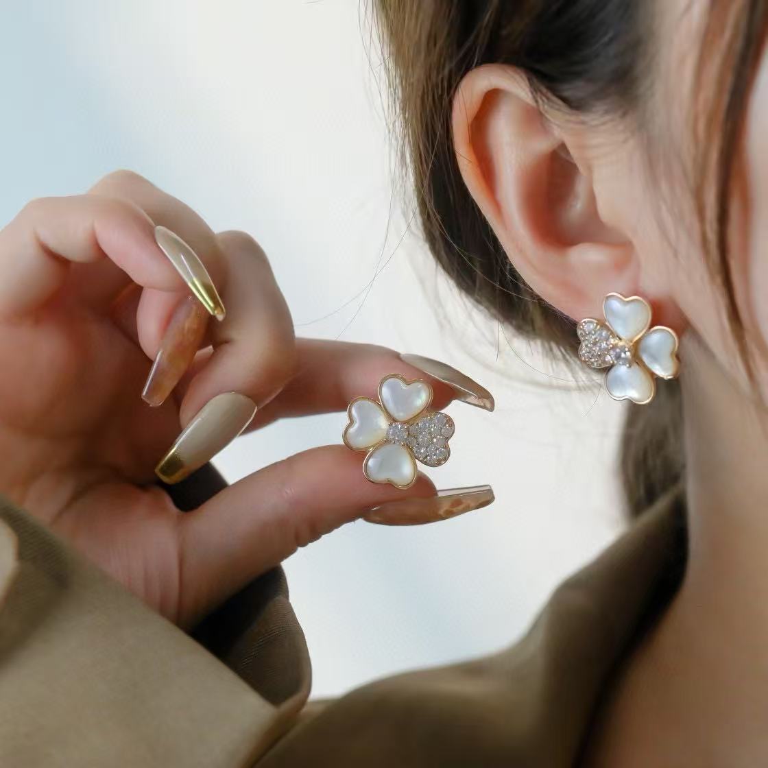 [Aura Jewels]FRIVOLE PINK GOLD FLOWER DIAMOND EARRINGS 2