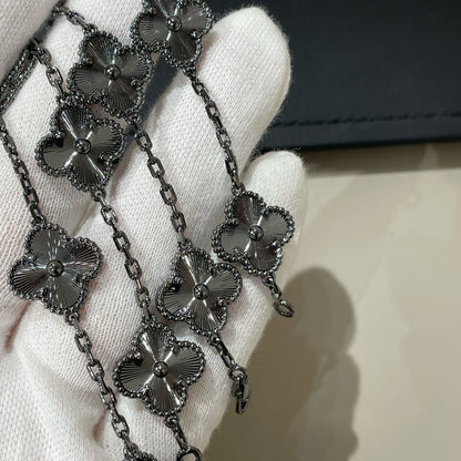 [Aura Jewels]New CLOVER 5 MOTIF BLACK BRACELET