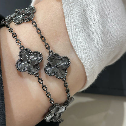 [Aura Jewels]New CLOVER 5 MOTIF BLACK BRACELET