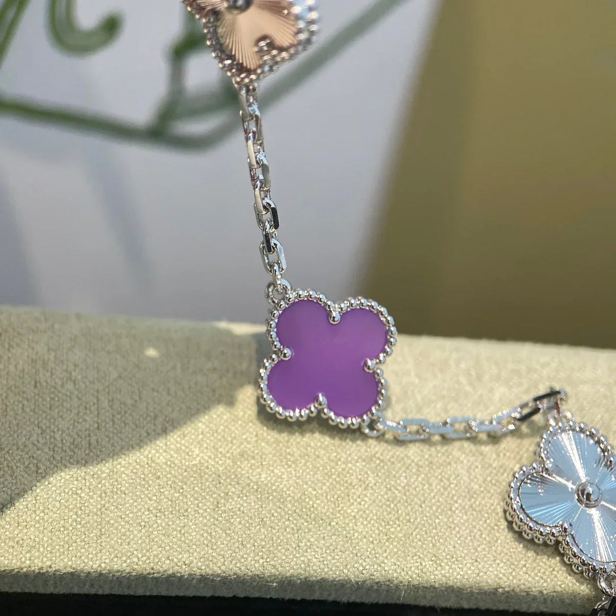 [Aura Jewels]New  CLOVER 5 MOTIF VIOLET BRACELET COLLECTION
