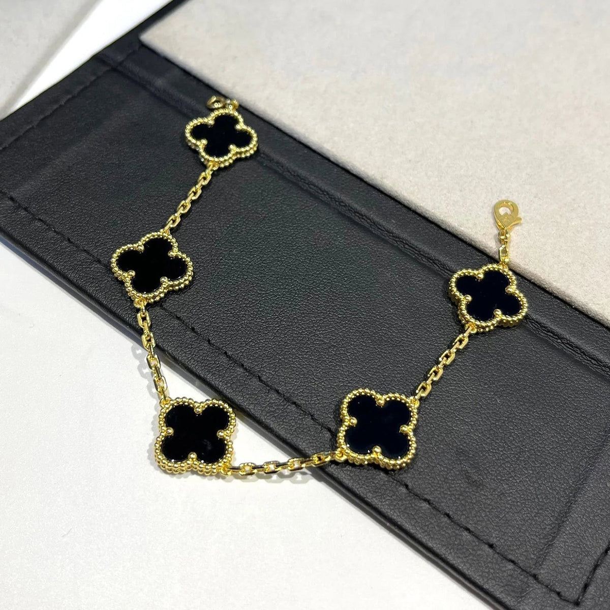 [Aura Jewels]New CLOVER 5 MOTIF ONYXS BRACELET COLLECTION