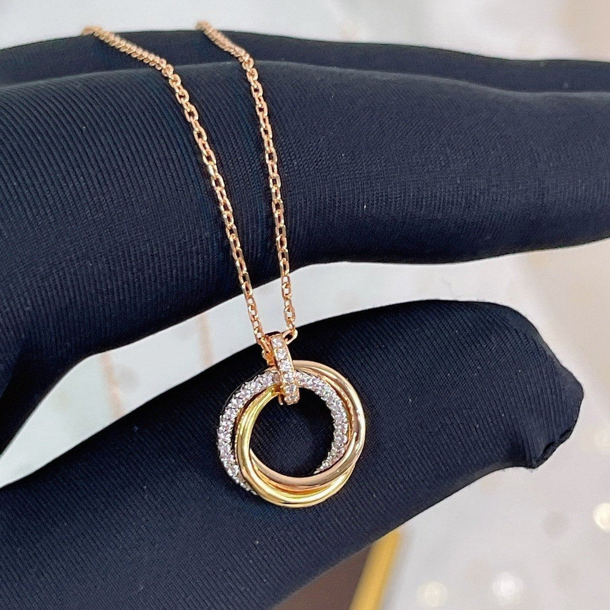 ¡®Aura Jewels¡¯TRINITY NECKLACE SILVER GOLD PINK GOLD DIAMONDS
