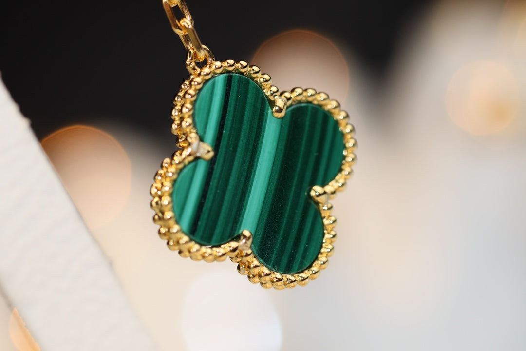 ¡®Aura Jewels¡¯CLOVER EARRINGS GOLD MALACHITE DIAMOND 3 MOTIF