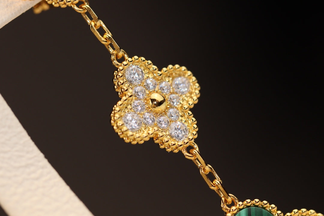 ¡®Aura Jewels¡¯CLOVER EARRINGS GOLD MALACHITE DIAMOND 3 MOTIF