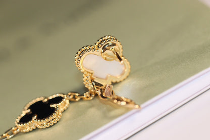 ¡®Aura Jewels¡¯CLOVER EARRINGS GOLD ONYX MOP 3 MOTIF