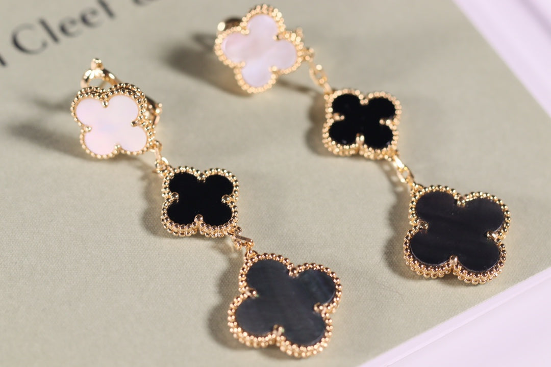 ¡®Aura Jewels¡¯CLOVER EARRINGS GOLD ONYX MOP 3 MOTIF