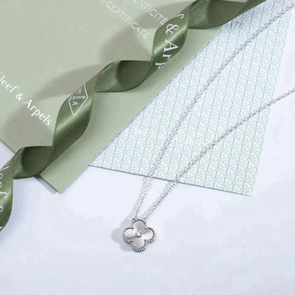 ¡®Aura Jewels¡¯CLOVER  15MM DIAMOND LASER NECKLACE SILVER