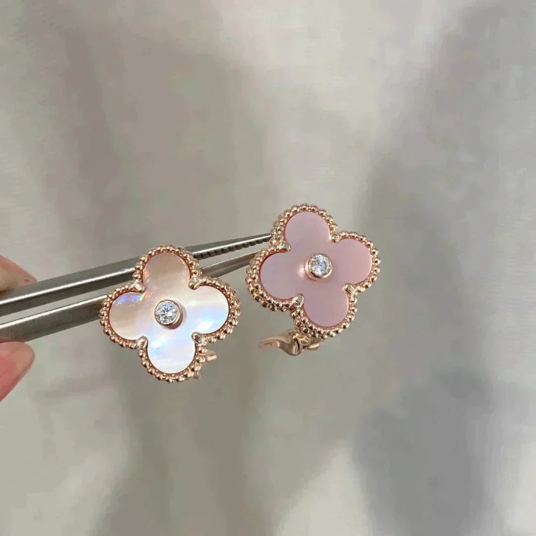 ¡®Aura Jewels¡¯CLOVER MEDIUM 1 MOTIFS  PINK MOP DIAMOND EARRINGS