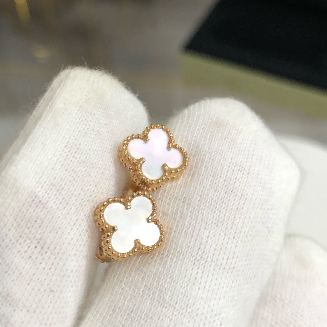 ¡®Aura Jewels¡¯CLOVER MINI GOLD EARRINGS