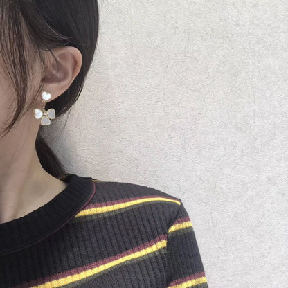 ¡®Aura Jewels¡¯CLOVER SWEET WHITE MOP EARRINGS