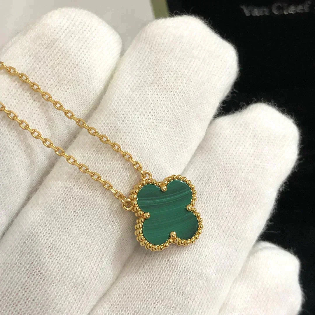 ¡®Aura Jewels¡¯CLOVER 15MM MALACHITE SINGLE FLOWER  NECKLACE