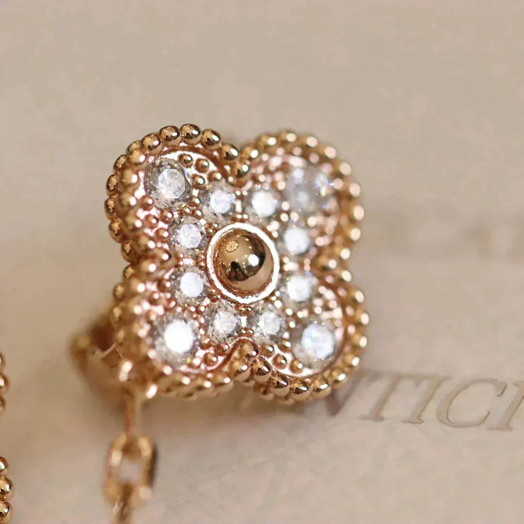 ¡®Aura Jewels¡¯CLOVER MEDIUM 1 MOTIFS FUll DIAMOND EARRINGS