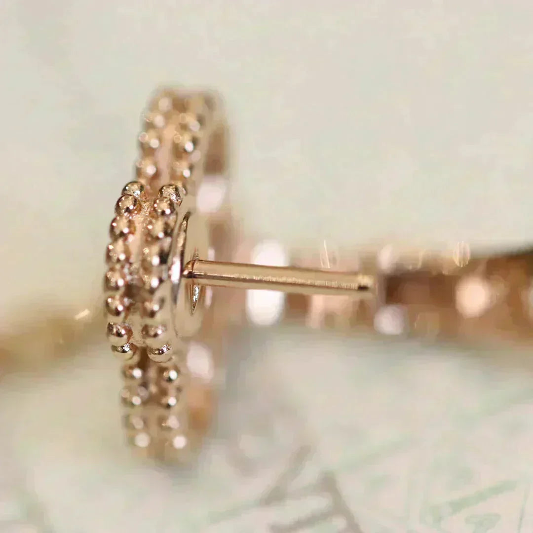 ¡®Aura Jewels¡¯CLOVER MEDIUM 1 MOTIFS FUll DIAMOND EARRINGS