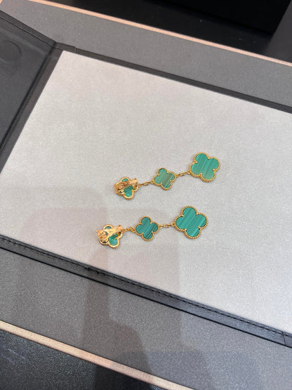 ¡®Aura Jewels¡¯CLOVER MALACHITE 3 MOTIFS GOLD