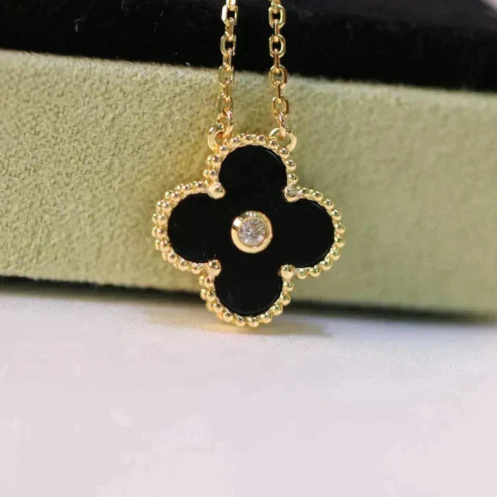 ¡®Aura Jewels¡¯CLOVER 15MM DIAMOND ONYX NECKLACE