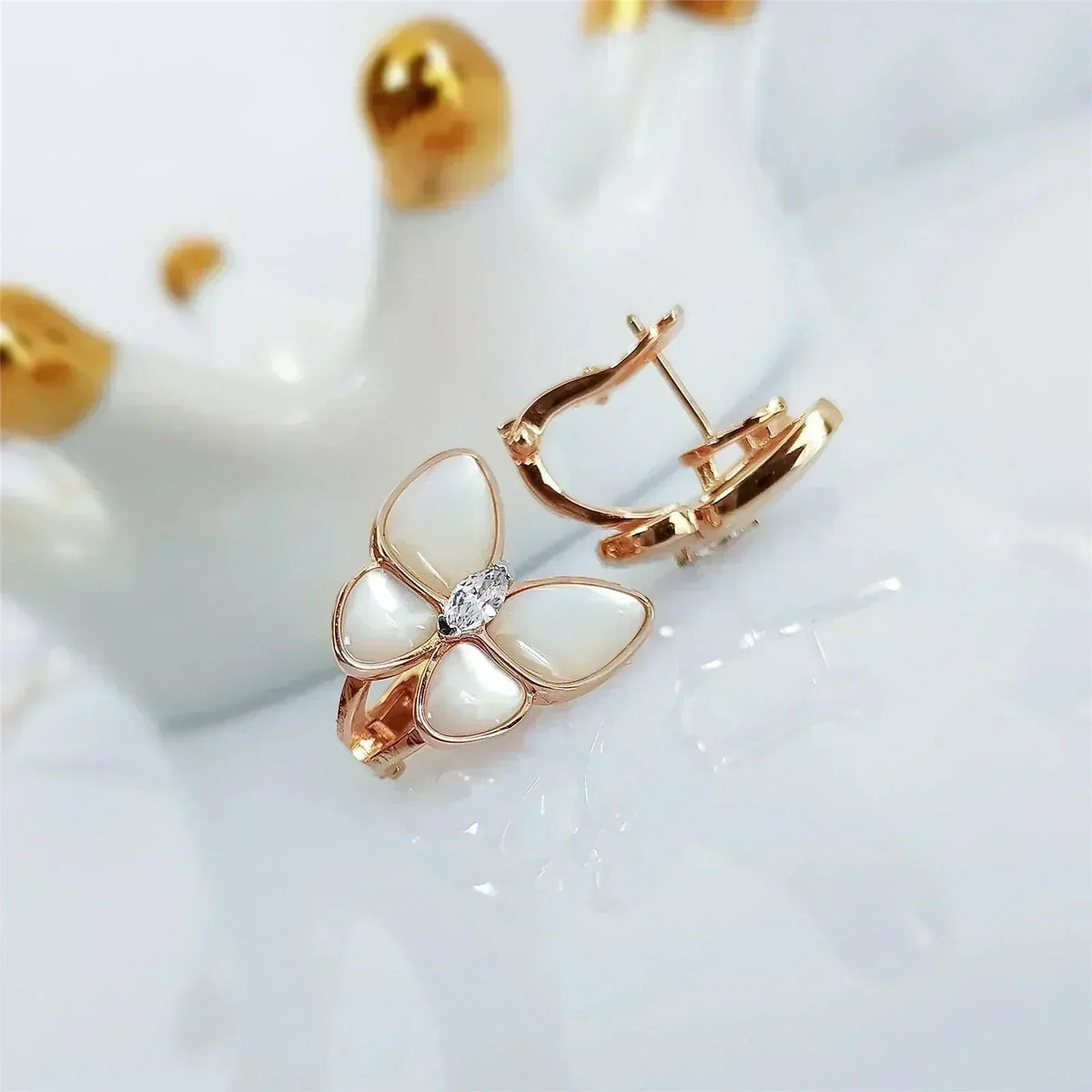 ¡®Aura Jewels¡¯BUTTERFLY MOP DIAMOND EARRINGS