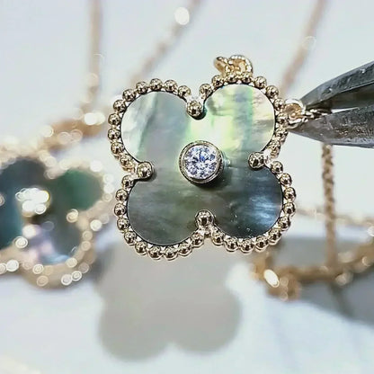 ¡®Aura Jewels¡¯CLOVER 15MM DIAMOND AND MOTHER-OF-GREY NECKLACE
