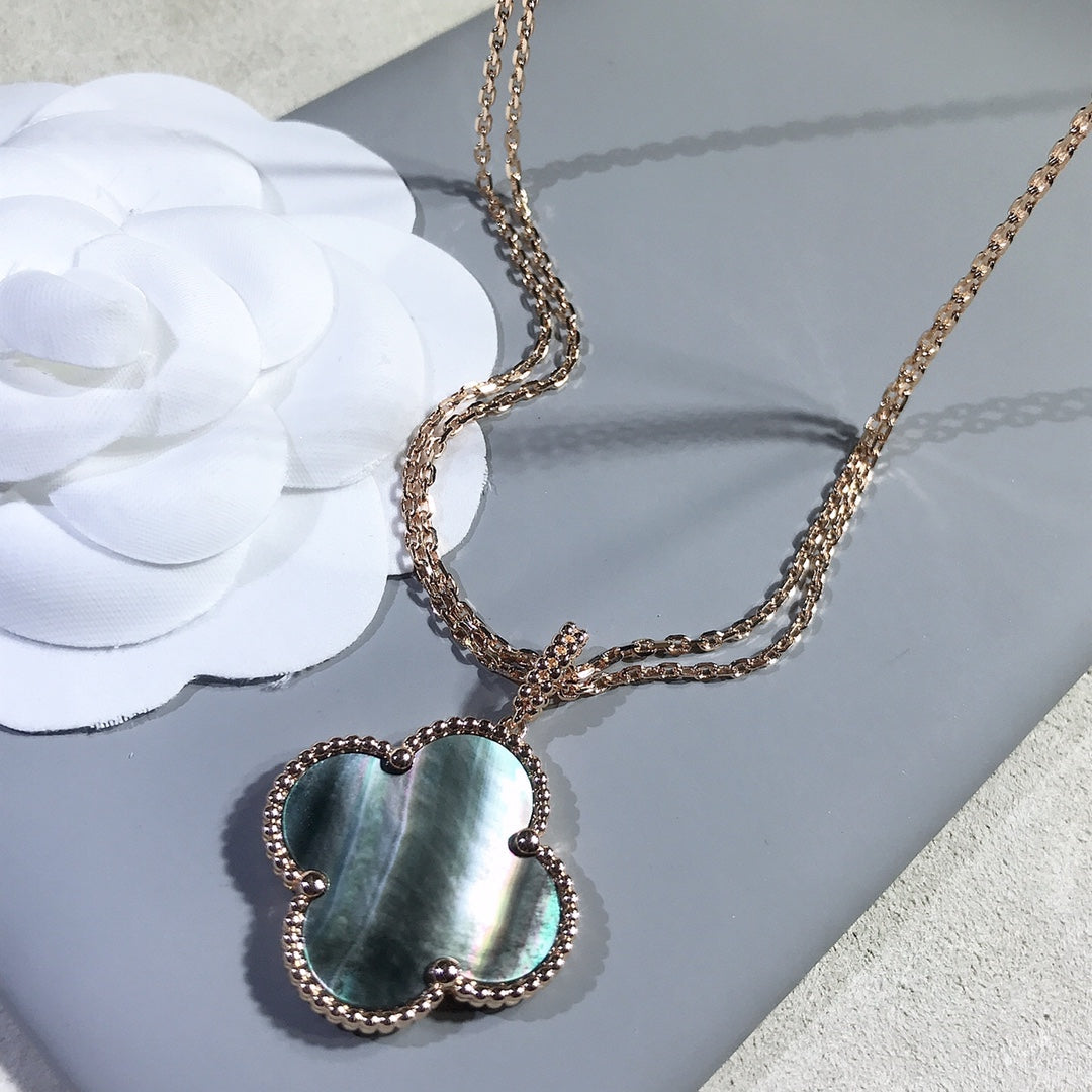 ¡®Aura Jewels¡¯CLOVER 25MM GOLD DARK MOP BIG CLOVER NECKLACE