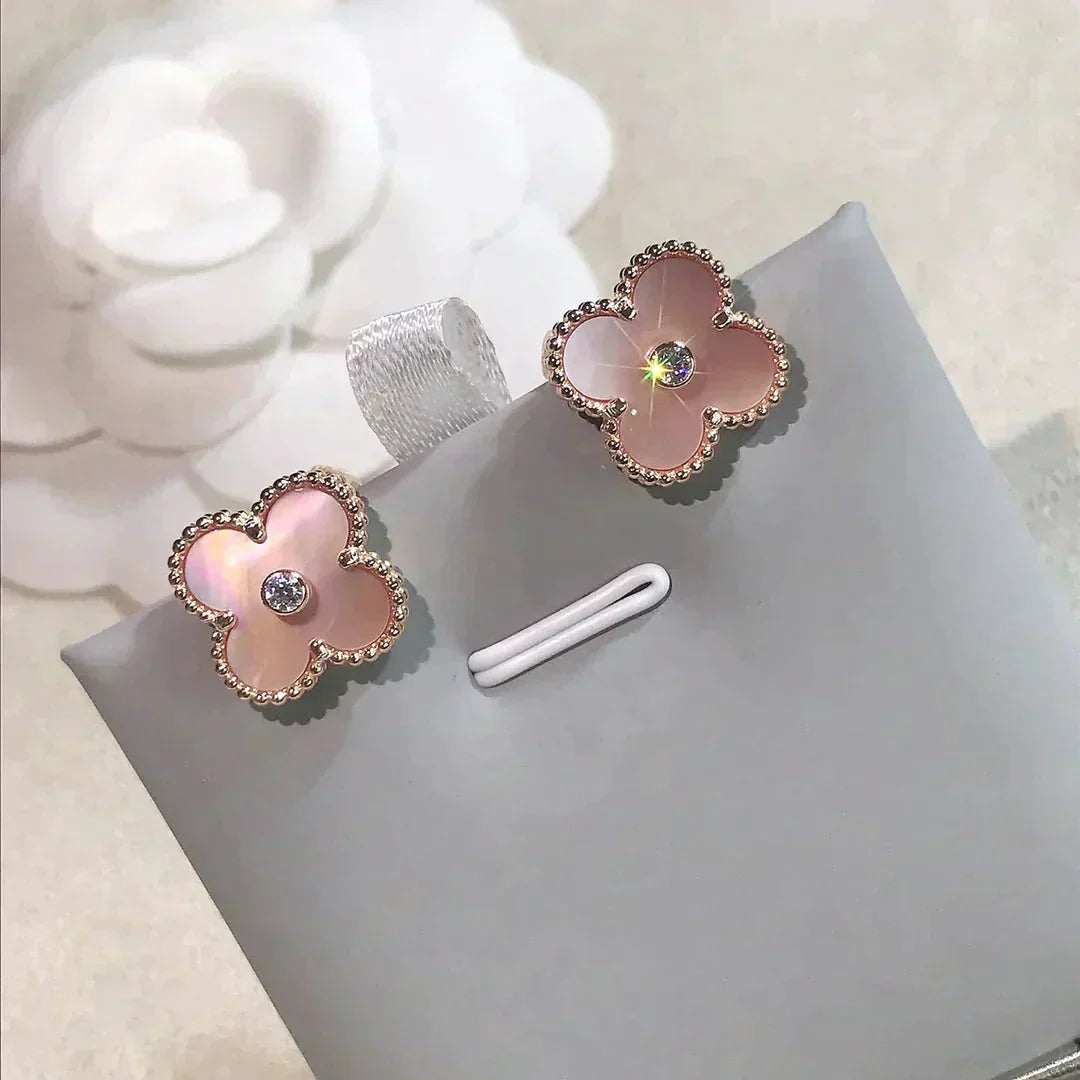 ¡®Aura Jewels¡¯CLOVER MEDIUM 1 MOTIFS  PINK MOP DIAMOND EARRINGS