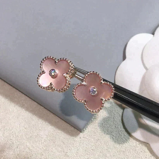 ¡®Aura Jewels¡¯CLOVER MEDIUM 1 MOTIFS  PINK MOP DIAMOND EARRINGS