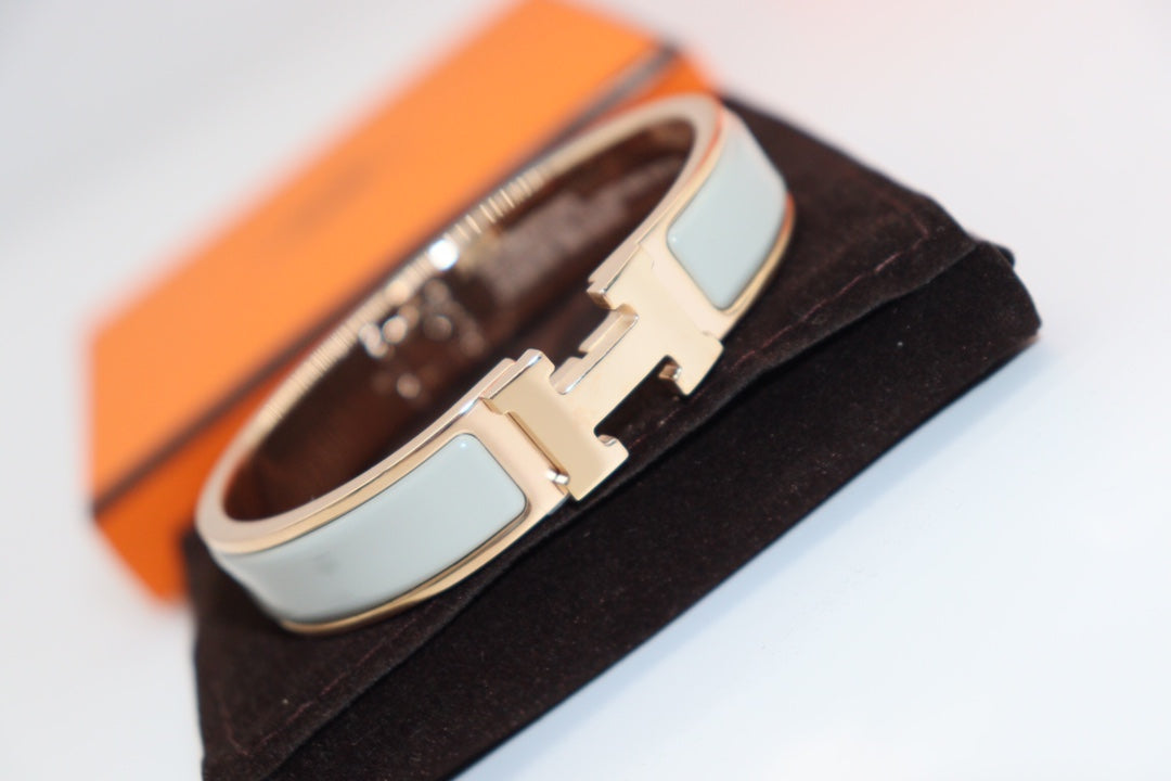 ¡®Aura Jewels¡¯H LIGHT BLUE BRACELET