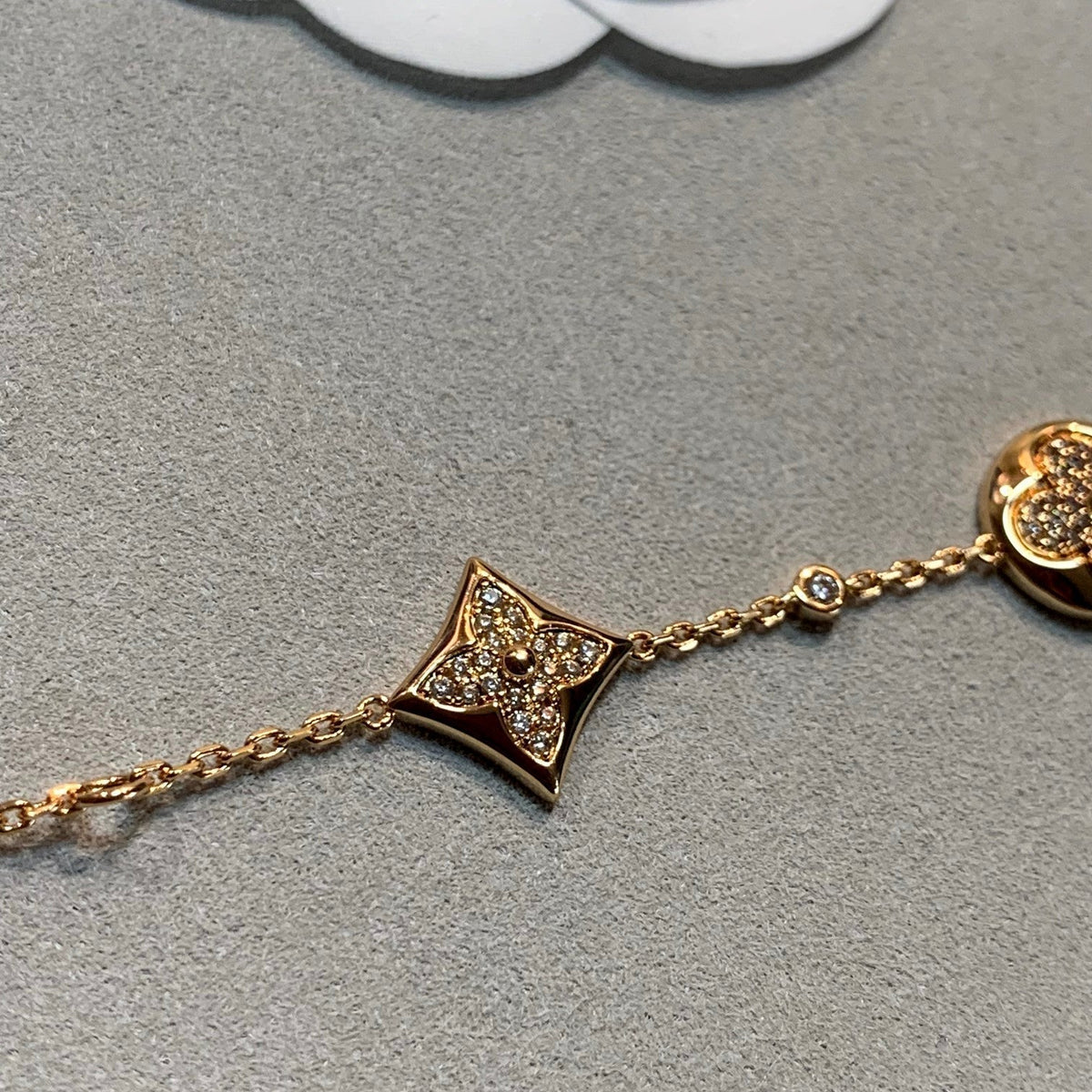 ¡®Aura Jewels¡¯STAR AND SUN 4 MOTIFS GOLD DIAMONDS BRACELET