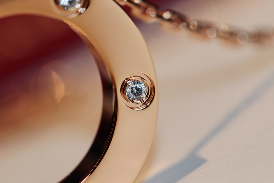 ¡®Aura Jewels¡¯LOVE NECKLACE 16MM 6 DIAMONDS PINK GOLD