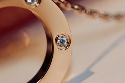 ¡®Aura Jewels¡¯LOVE NECKLACE 16MM 6 DIAMONDS PINK GOLD