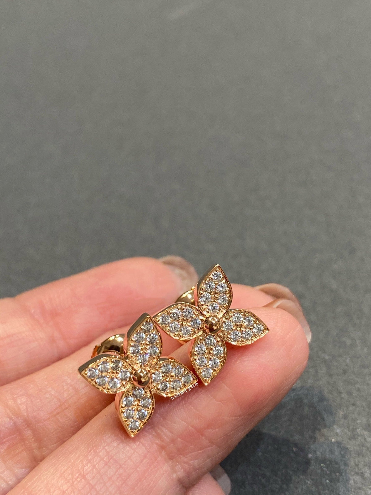 ¡®Aura Jewels¡¯STAR DIAMOND EARRINGS