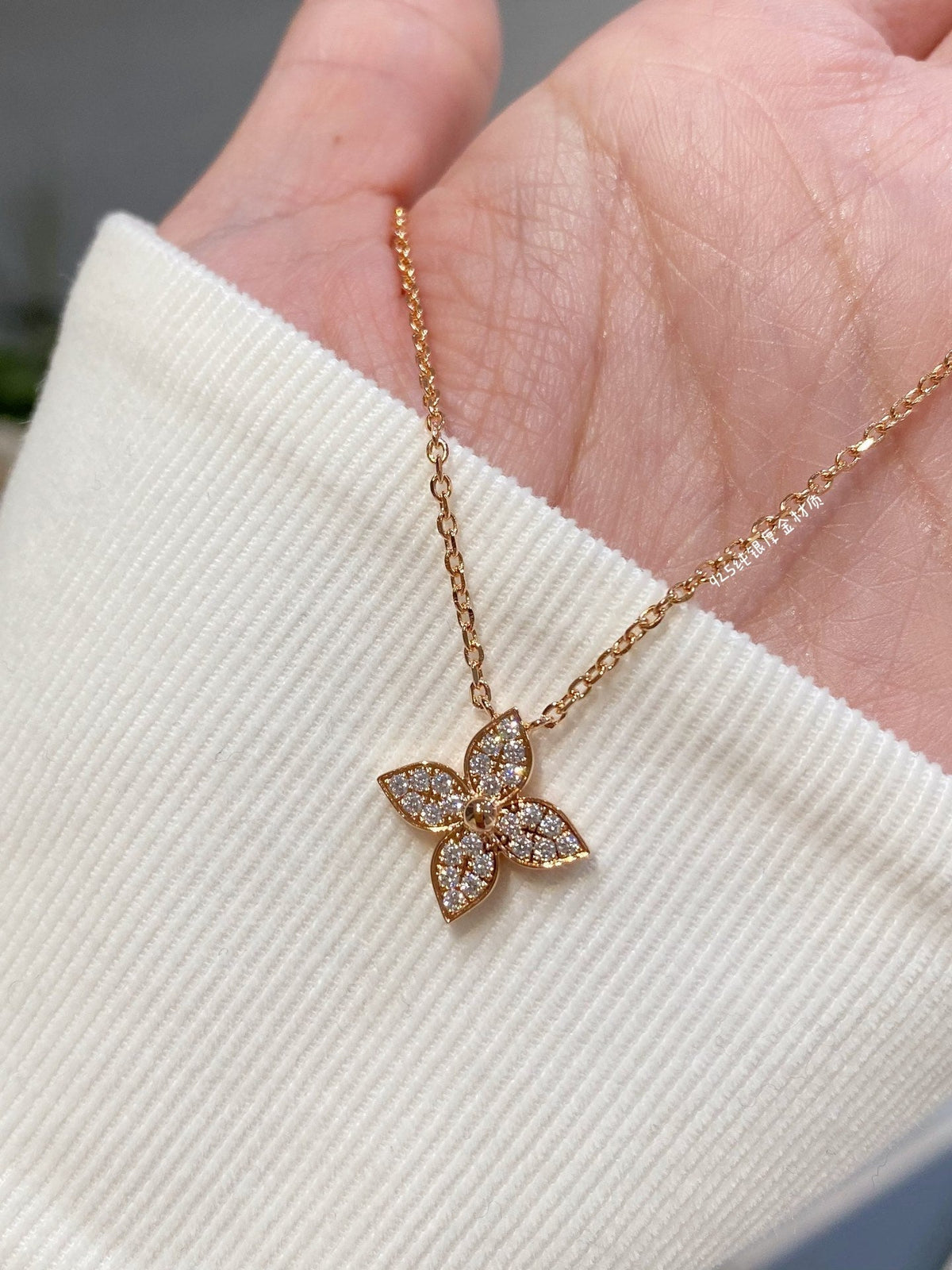 ¡®Aura Jewels¡¯STAR DIAMOND NECKALCE