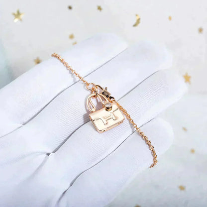 ¡®Aura Jewels¡¯AMULETTE PEDANT ROSE GOLD NECKLACE