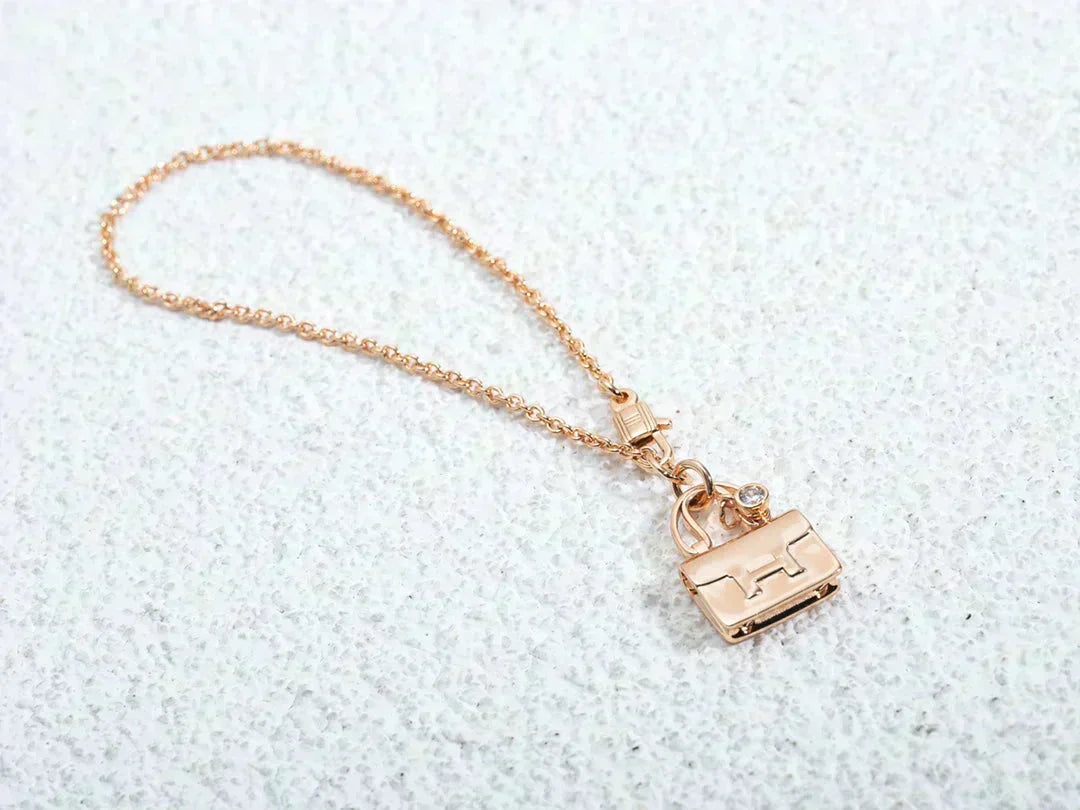 ¡®Aura Jewels¡¯AMULETTE PEDANT ROSE GOLD NECKLACE