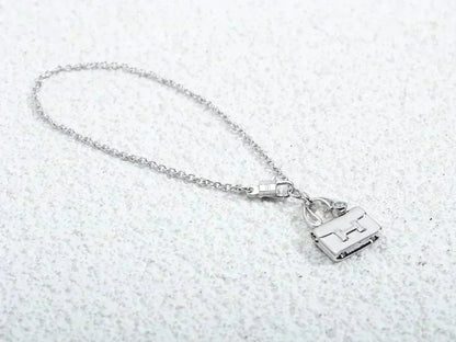 ¡®Aura Jewels¡¯AMULETTE PEDANT SILVER NECKLACE