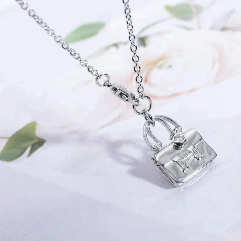 ¡®Aura Jewels¡¯AMULETTE PEDANT SILVER NECKLACE