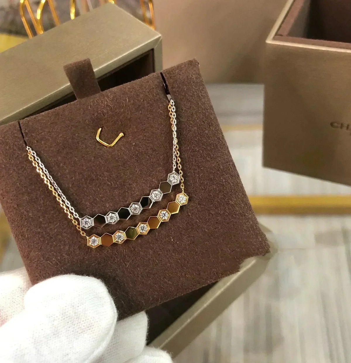 ¡®Aura Jewels¡¯BEE LOVE NECKLACE DIAMOND