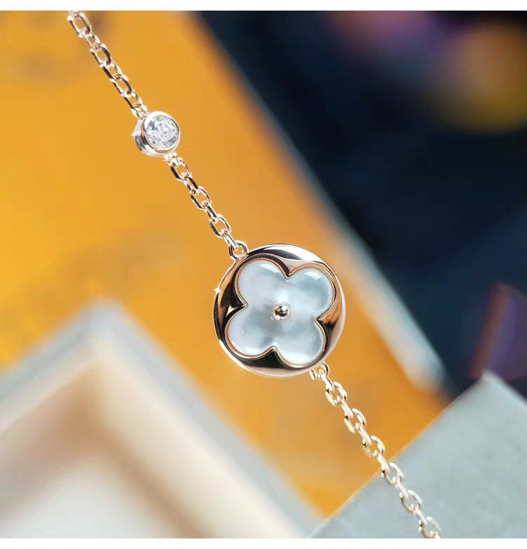 ¡®Aura Jewels¡¯SUN MOP GOLD 1 DIAMOND NECKLACE