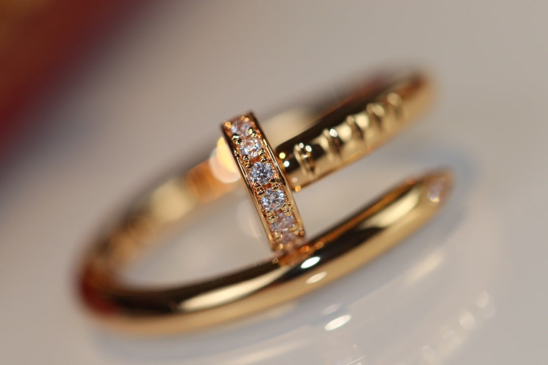[Aura Jewels]Size 7 ring with real gold and diamonds