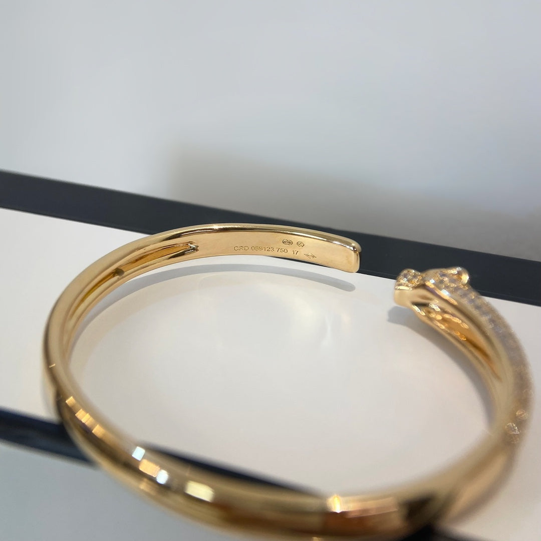 ¡®Aura Jewels¡¯PANTHERE GOLD DIAMOND OPEN BRACELET