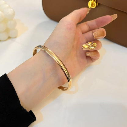 ¡®Aura Jewels¡¯PANTHERE GOLD DIAMOND OPEN BRACELET