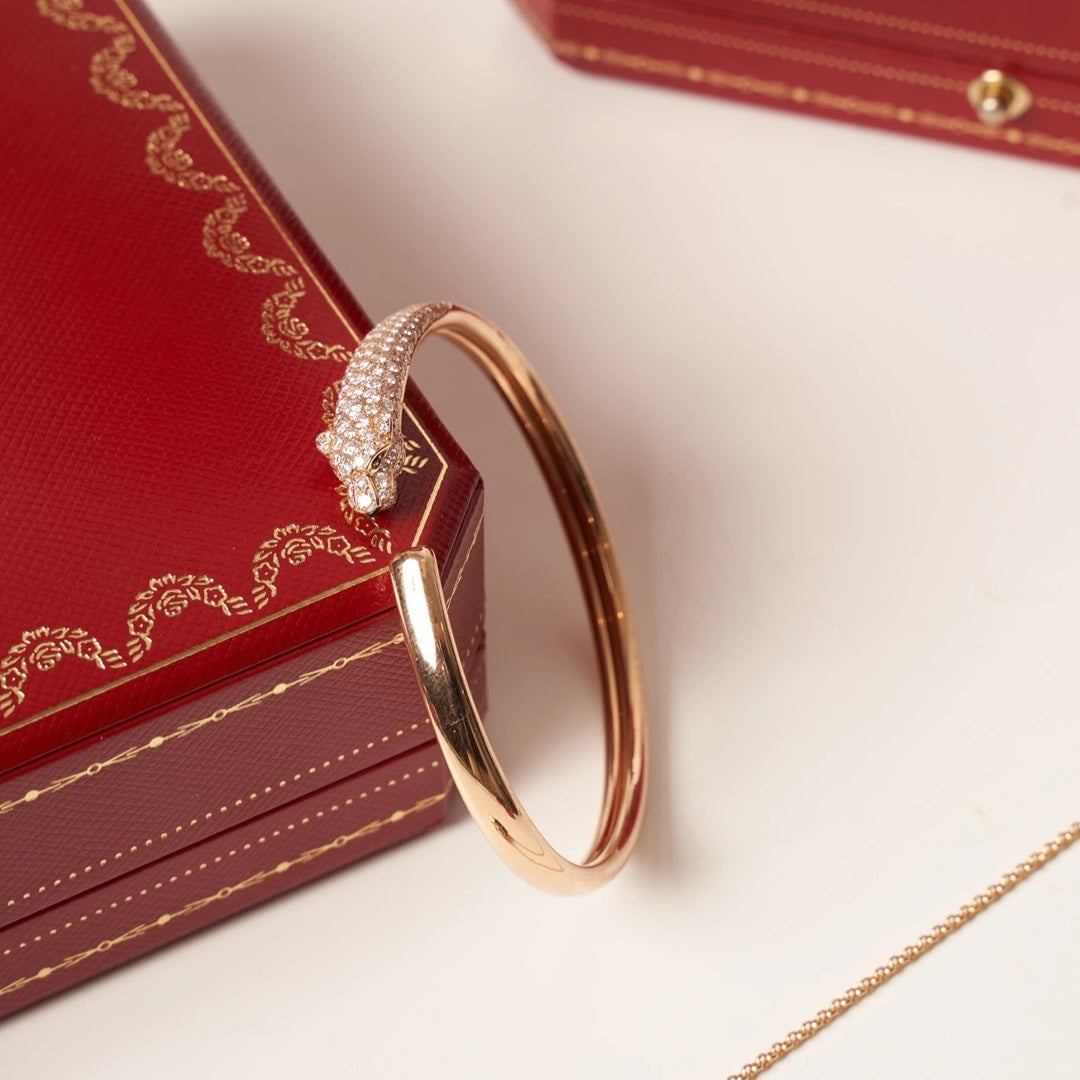 ¡®Aura Jewels¡¯PANTHERE ROSE GOLD DIAMOND OPEN BRACELET