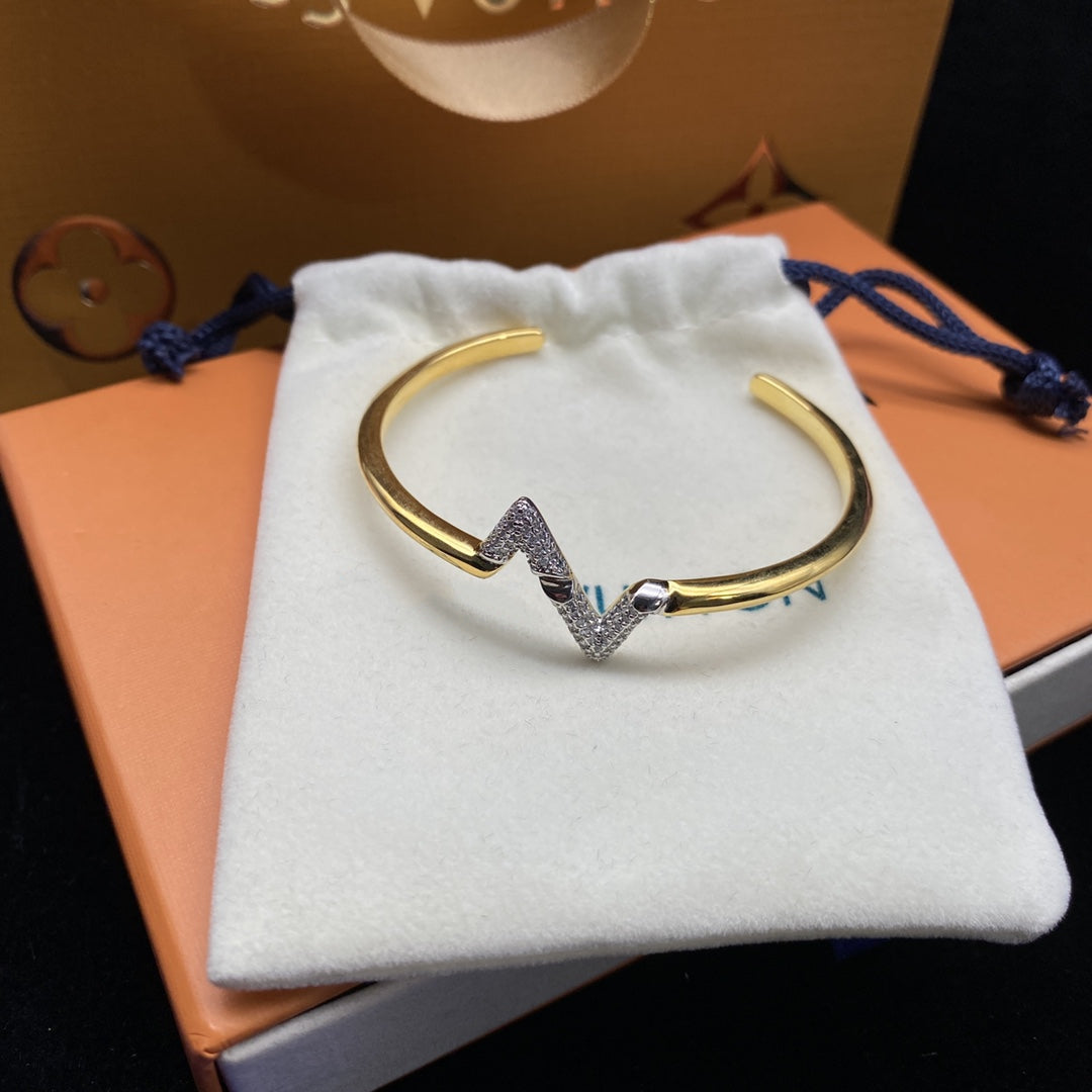 ¡®Aura Jewels¡¯VOLTE UPSITE DOWN DIAMOND GOLD OPEN BRACELET
